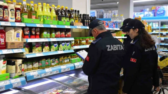 İncirliova'da zabıta ekiplerinden gıda denetimi