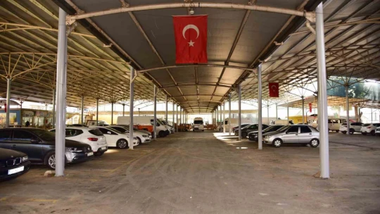 İncirliova Kapalı Pazar Yeri'nin çehresi değişti