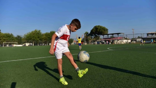 İncirliovalı çocuklar yazı sporla geçiriyor