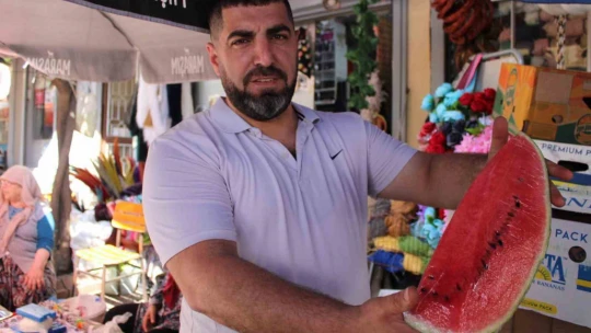 İran karpuzu kilosu 50 liradan tezgahta