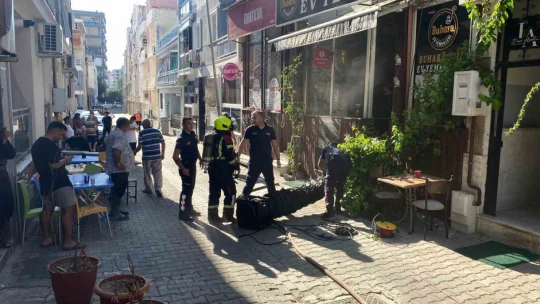 İş yerinin mutfağındaki yangın panikletti