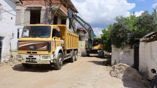İsabeyli'de yol çalışması başladı