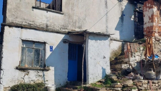 İşitme engelli 5 yaşındaki çocuk yangında hayatını kaybetti