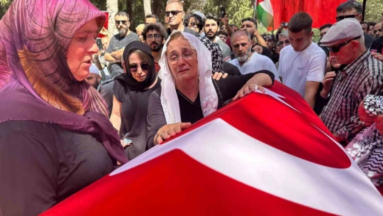 İsrail'in katlettiği Ayşenur, tekbirlerle uğurlandı