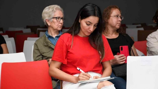 İstasyon Kuşadası otizm eğitim zirvesine ev sahipliği yaptı