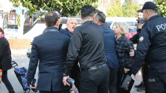 İYİ Parti'nin aday tanıtım toplantısı öncesinde gerginlik