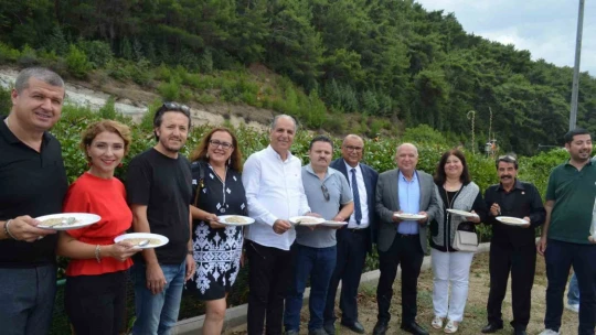 İzmir'deki Aydınlılar 'Keşkek' gününde bir araya geldi