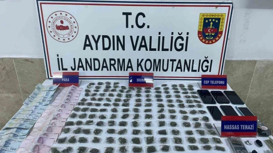 İzmir'den Nazilliye uyuşturucu sevkiyatını Jandarma önledi
