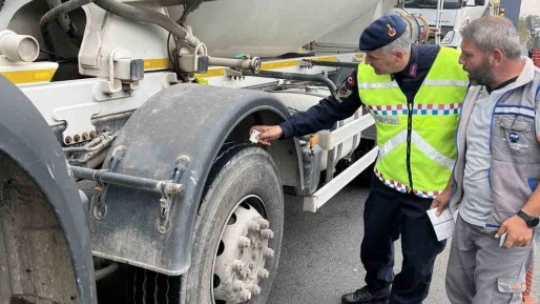 Jandarma 55 aracın trafiğe uygunluğunu denetledi