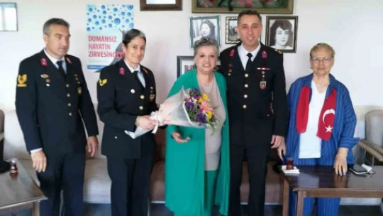 Jandarma anneleri unutmadı