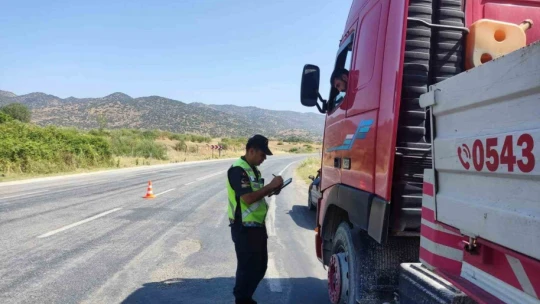 Jandarma araç sürücülerini uyardı