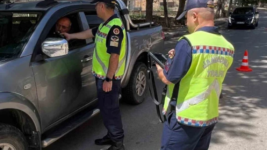 Jandarma araç sürücülerini uyardı