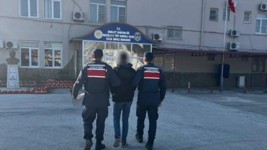 Jandarma aranan şahısları yakaladı