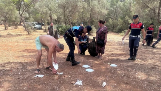 Jandarma atık camları topladı, farkındalık oluşturdu
