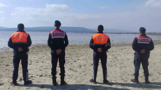 Jandarma, Bafa Gölü'nde balık avcılarını denetledi