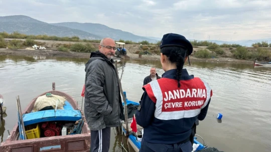 Jandarma Bafa Gölü'nde denetimlere devam ediyor