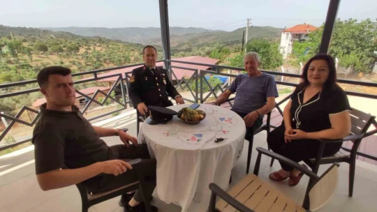 Jandarma bayramda da şehit ailelerini unutmadı
