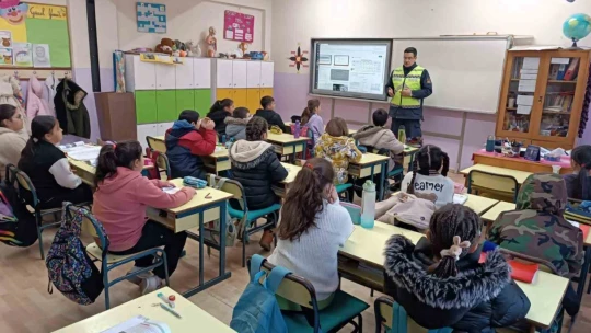 Jandarma'dan öğrencilere trafik eğitimi