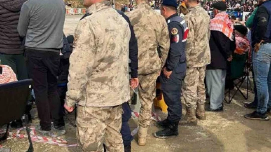 Jandarma deve ve güreşinde güvenliği sağladı