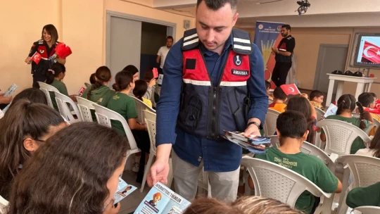 Jandarma Didimli öğrencileri bilgilendirdi