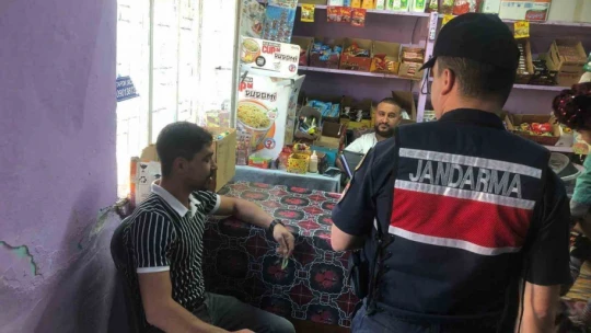 Jandarma Efeler'de denetimlerine devam ediyor
