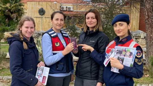 Jandarma ekipleri antik kent ziyaretçilerini bilgilendirdi