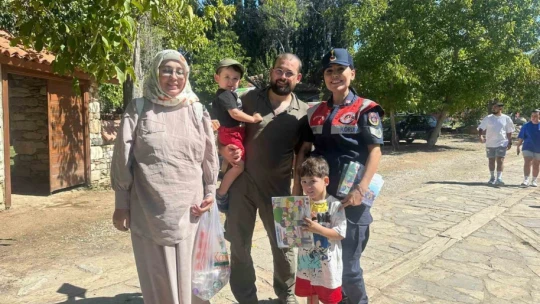 Jandarma ekipleri antik kent ziyaretçilerini bilgilendirdi