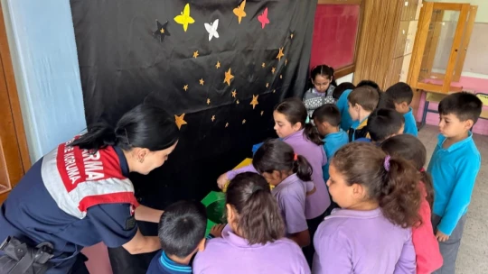 Jandarma ekipleri Kuyucaklı minikleri bilgilendirdi