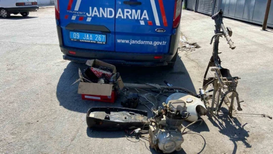 Jandarma ekipleri motosiklet hırsızlığı çetesini çökertti