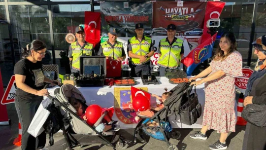 Jandarma ekipleri motosiklet kullanıcılarını bilgilendirdi