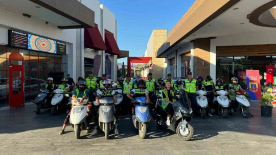 Jandarma ekipleri motosiklet kullanıcılarını bilgilendirdi