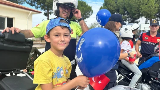 Jandarma ekipleri öğrencileri bilgilendirdi