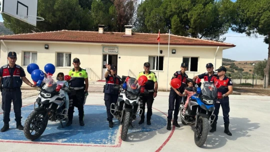 Jandarma ekipleri öğrencileri bilgilendirdi