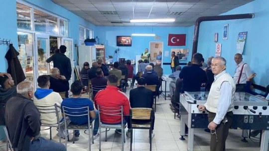 Jandarma ekipleri traktör sürücülerini bilgilendirdi
