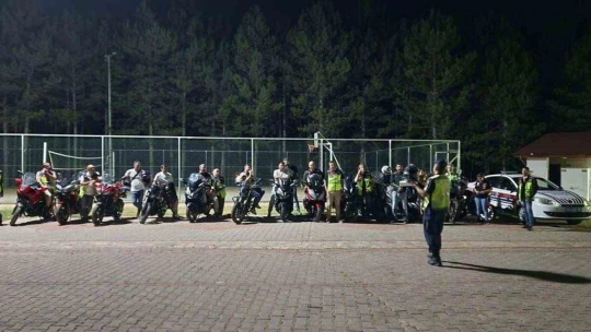 Jandarma ekipleri vatandaşları bilgilendirdi