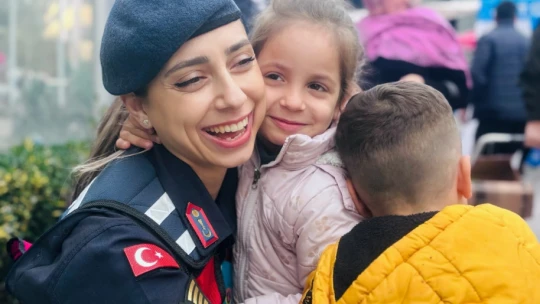 Jandarma ekipleri vatandaşları KADES konusunda bilgilendirdi