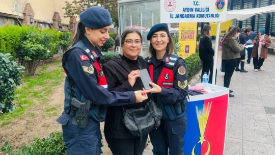 Jandarma ekipleri vatandaşları KADES konusunda bilgilendirdi