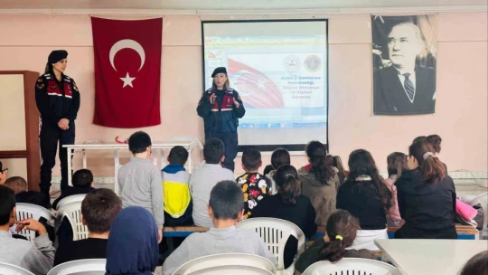 Jandarma ekipleri Yenipazar'da öğrencileri bilgilendirdi
