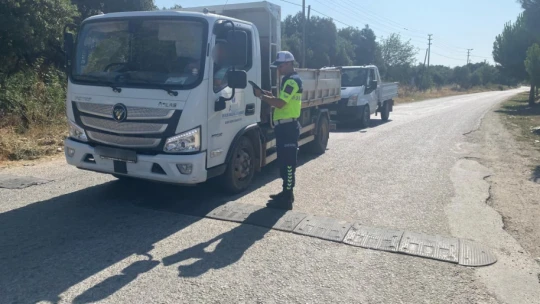 Jandarma ekiplerinden şok trafik uygulaması: 52 sürücüye cezai işlem uygulanı