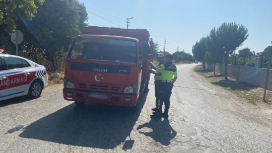 Jandarma ekiplerinden şok trafik uygulaması: 52 sürücüye cezai işlem uygulanı