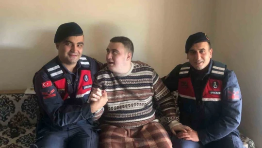 Jandarma engelli vatandaşları yalnız bırakmadı