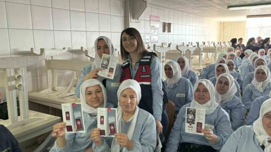 Jandarma fabrika çalışanı kadınları KADES hakkında bilgilendirildi