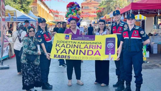 Jandarma festivalde 'KADES' uygulamasını tanıttı
