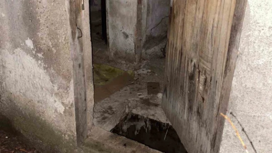 Jandarma gözünü kırpmadan fosseptik çukuruna inip küçük Aras'ı ölümden kurtardı
