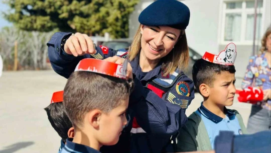 Jandarma ilkokul öğrencileri ile bir araya geldi