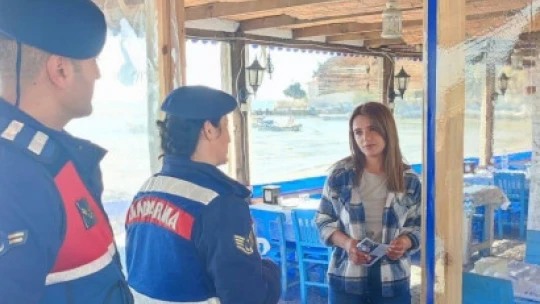 Jandarma kadınlara KADES'i anlattı