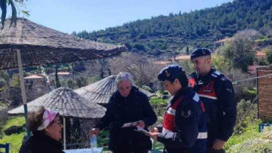 Jandarma kadınlara KADES'i anlattı
