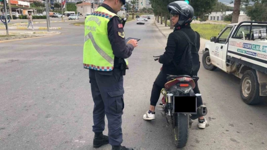 Jandarma kask kullanımının önemine dikkat çekti