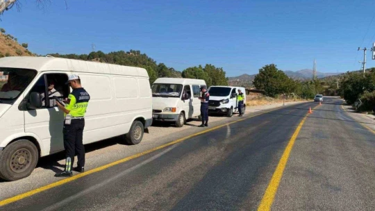 Jandarma Köşk-Ödemiş yolunda denetimleri sıklaştırdı
