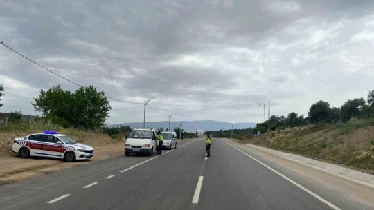 Jandarma kural tanımaz sürücülleri affetmedi